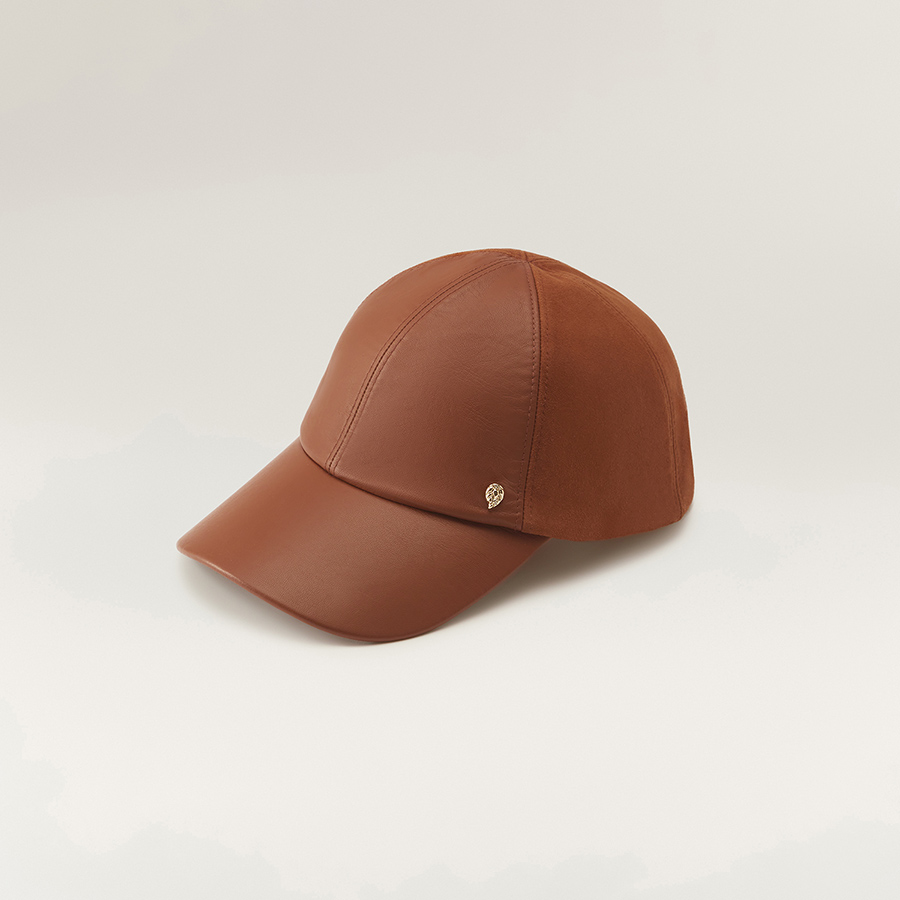 素材本革ヘレンカミンスキー　レザー帽子